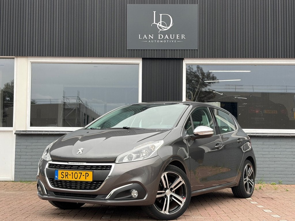 Peugeot 208 1.2 PureTech Blue Lease Executive / Navi / Cruis, Auto's, Voorwielaandrijving, Gebruikt, 1199 cc, 82 pk