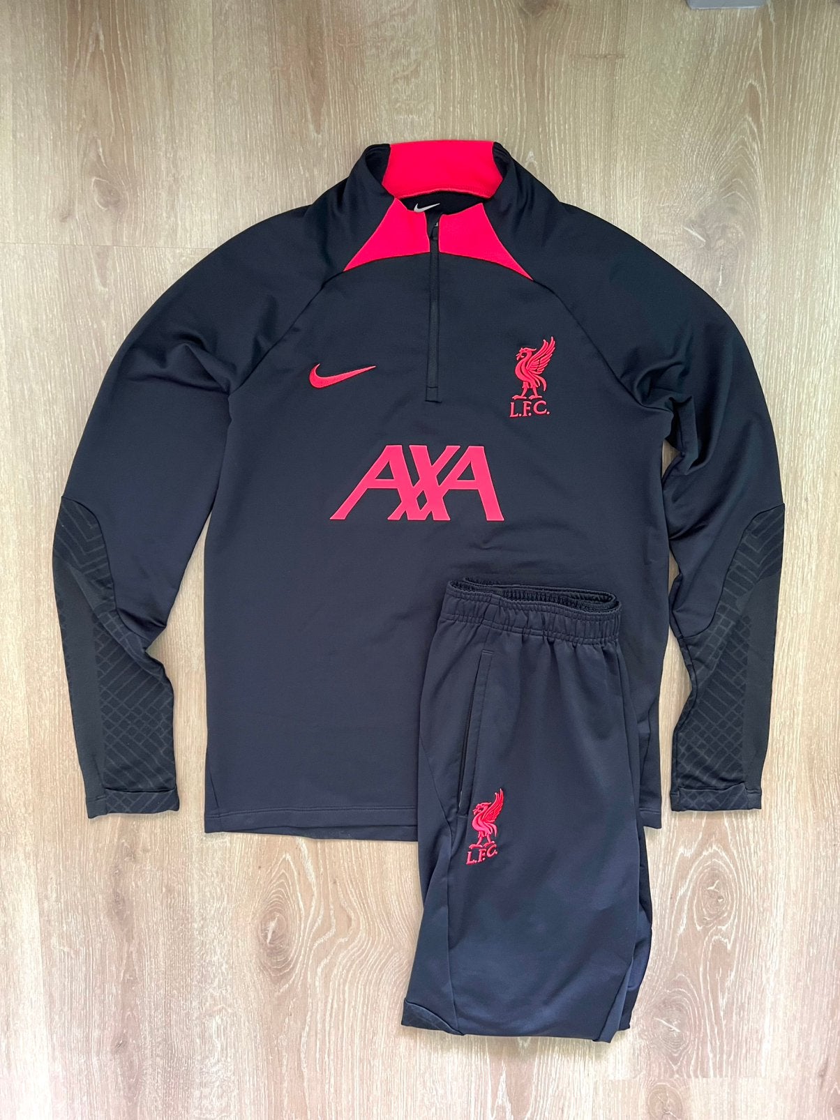 Liverpool trainingspak Nike 22/23  Maat 158-170/XS, Kleding | Heren, Sportkleding, Zwart, Ophalen of Verzenden, Zo goed als nieuw