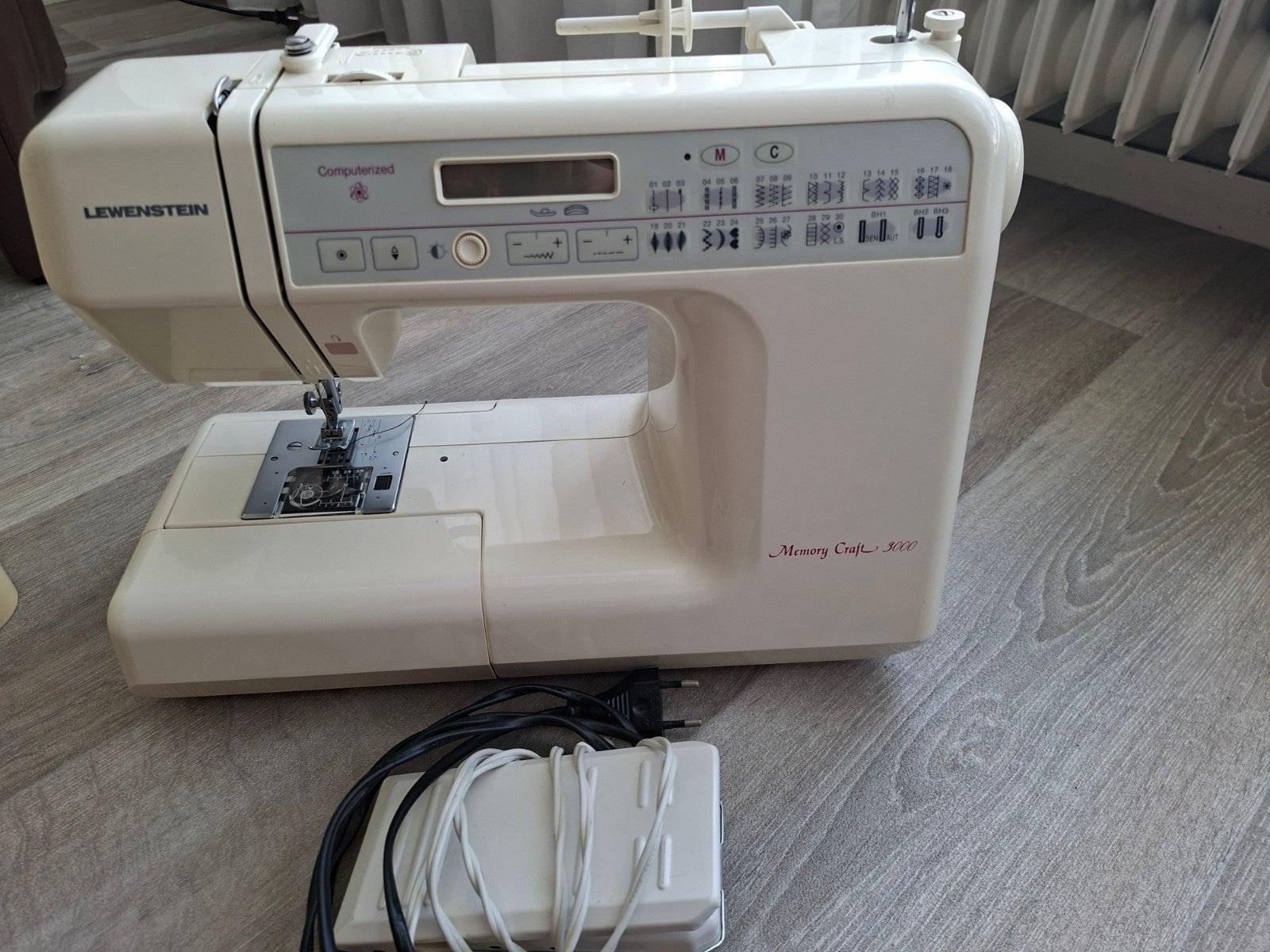Lewenstein Memory Craft 6000 Naaimachine, Ophalen, Gebruikt, Naaimachine, Lewenstein