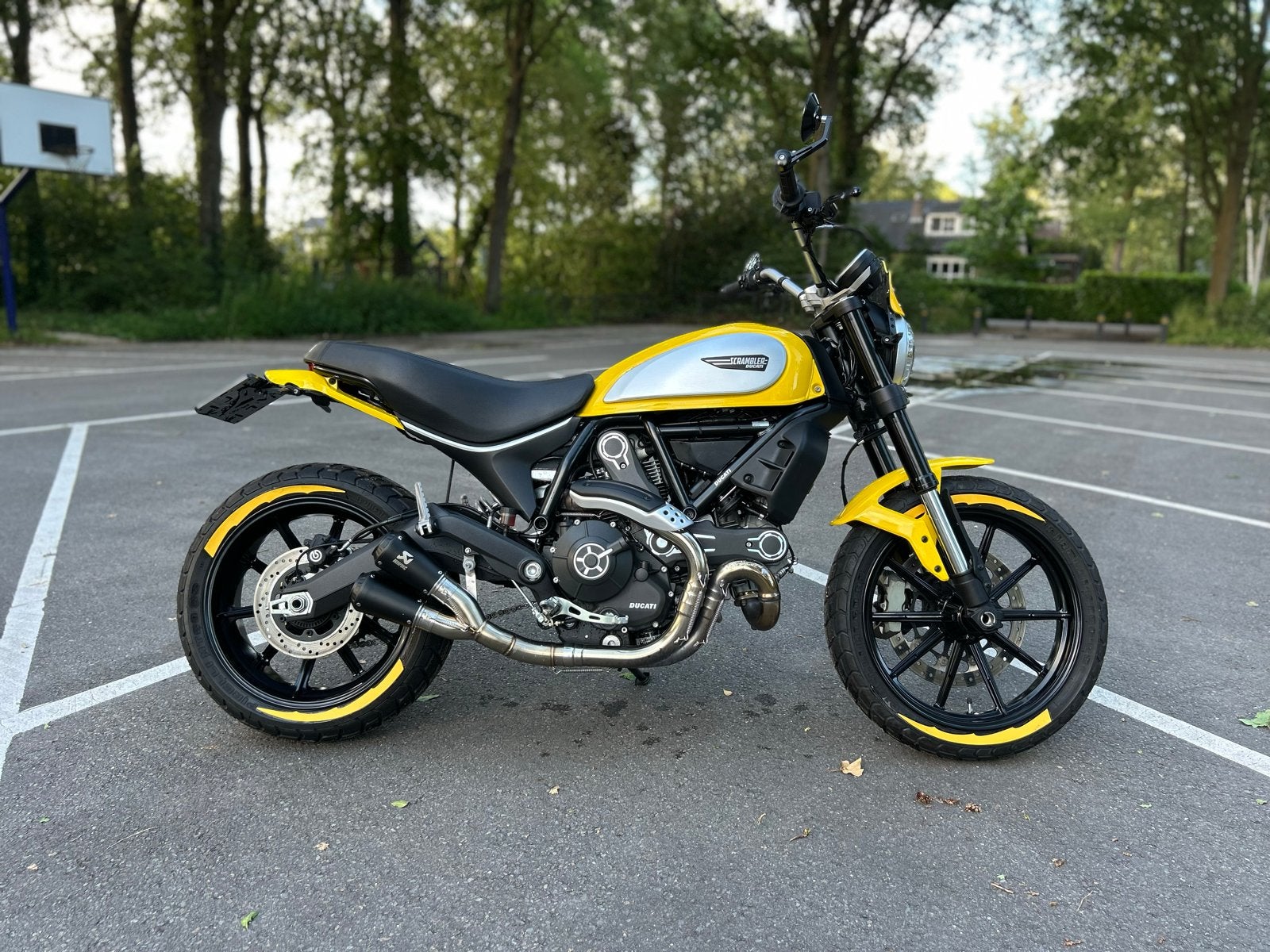 Ducati Scrambler Icon 800 - Geel - Akrapovic uitlaat, 2 cilinders, Motorrijbewijs A, Gebruikt, Particulier