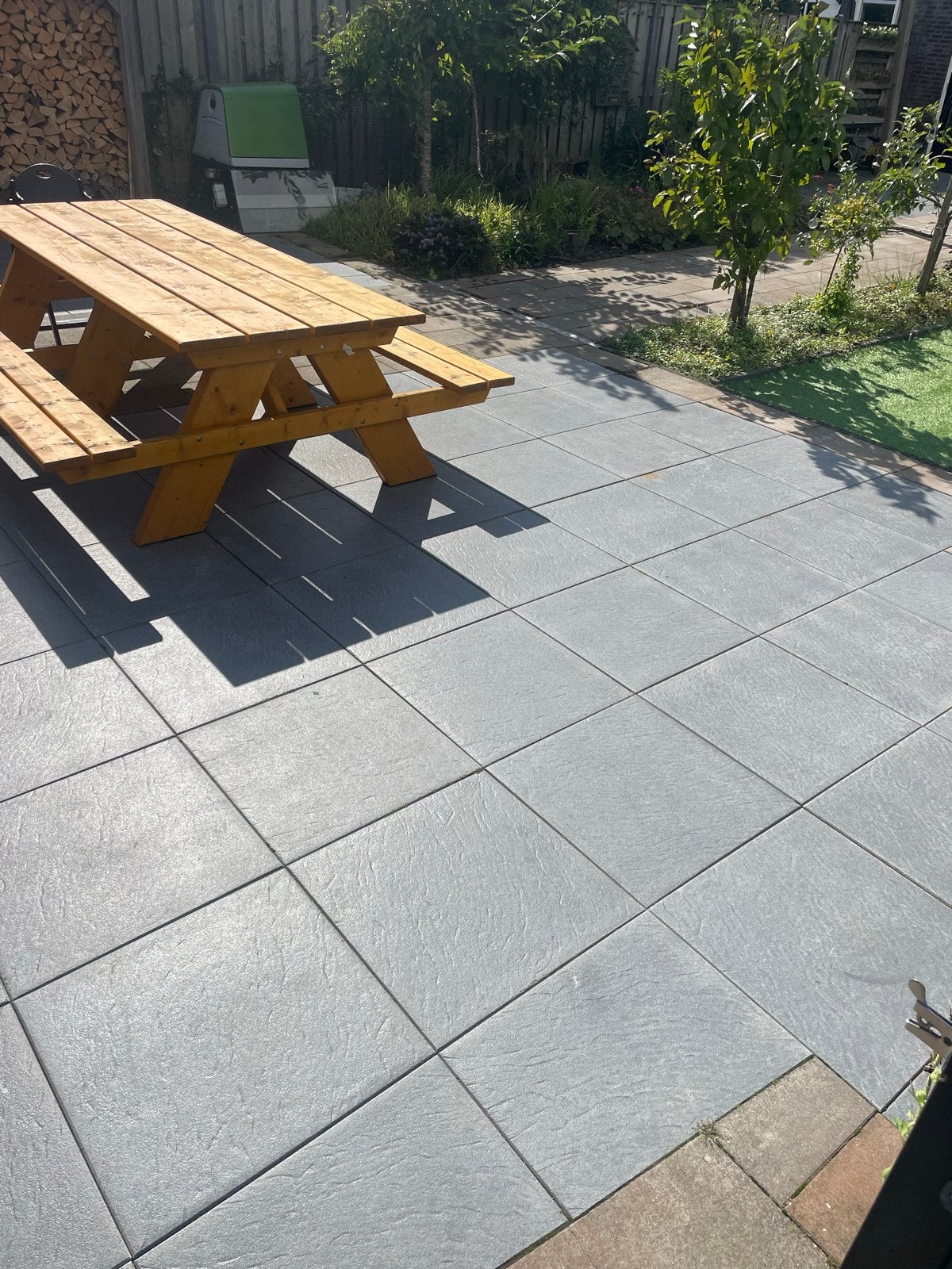 Gebruikte terrastegels en kunstgras, Gebruikt, Ophalen of Verzenden, 10 m² of meer, Beton