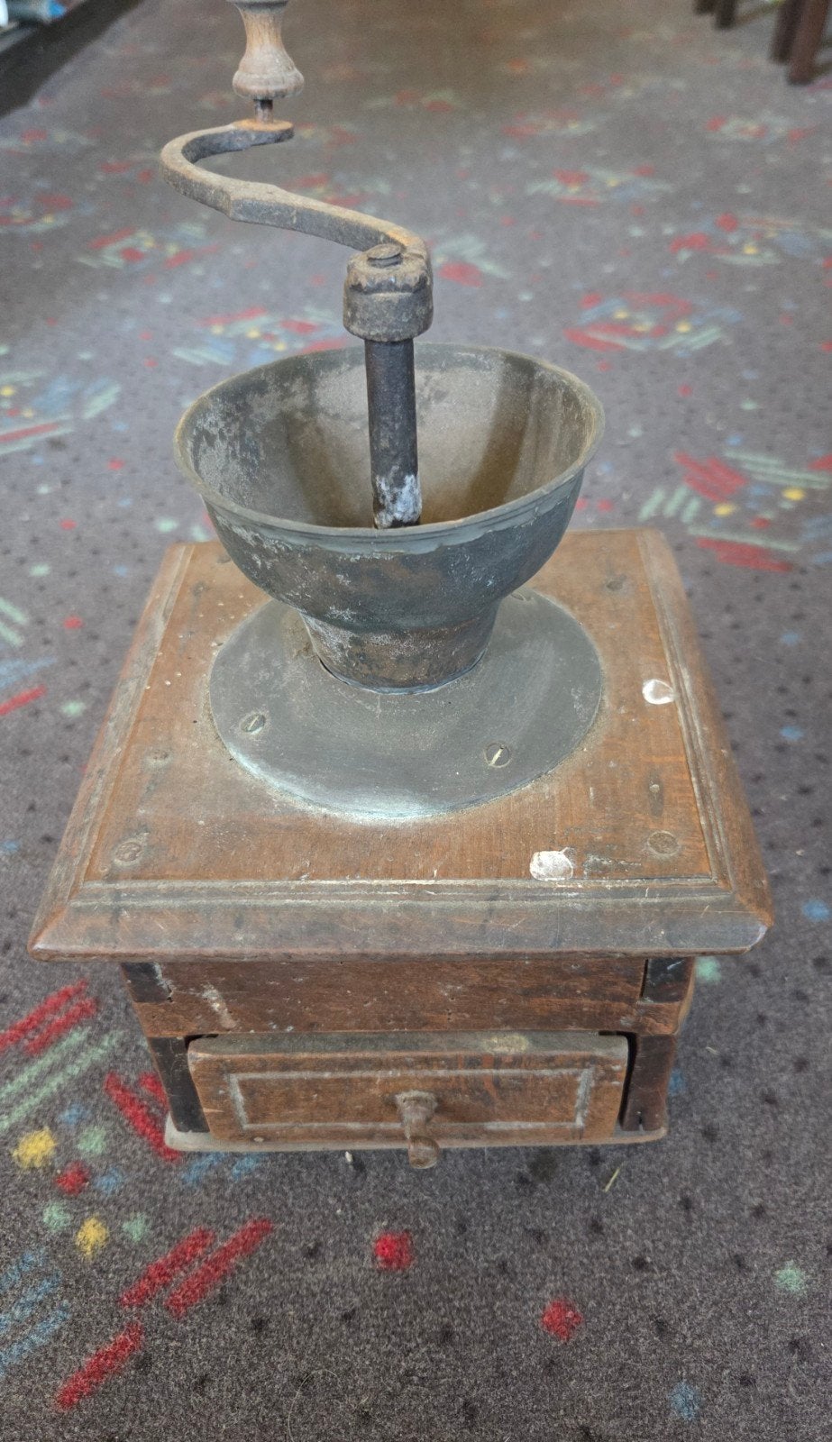 Antieke koffiemolen met houten behuizing en lade, Ophalen of Verzenden