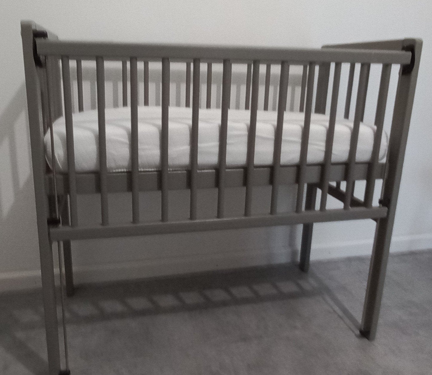 Co-sleeper wieg met verstelbare lattenbodem en matras, Ophalen, Gebruikt, Wieg