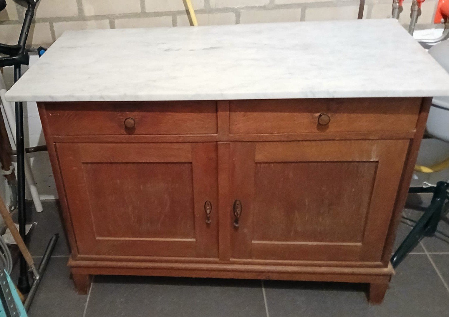 Antieke commode met nachtkastje, Ophalen
