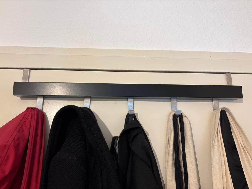 Nieuw! IKEA KROKIG deurkapstok met 5 haken - Zwart/Metaal, Huis en Inrichting, Woonaccessoires | Kapstokken, Nieuw, Minder dan 100 cm