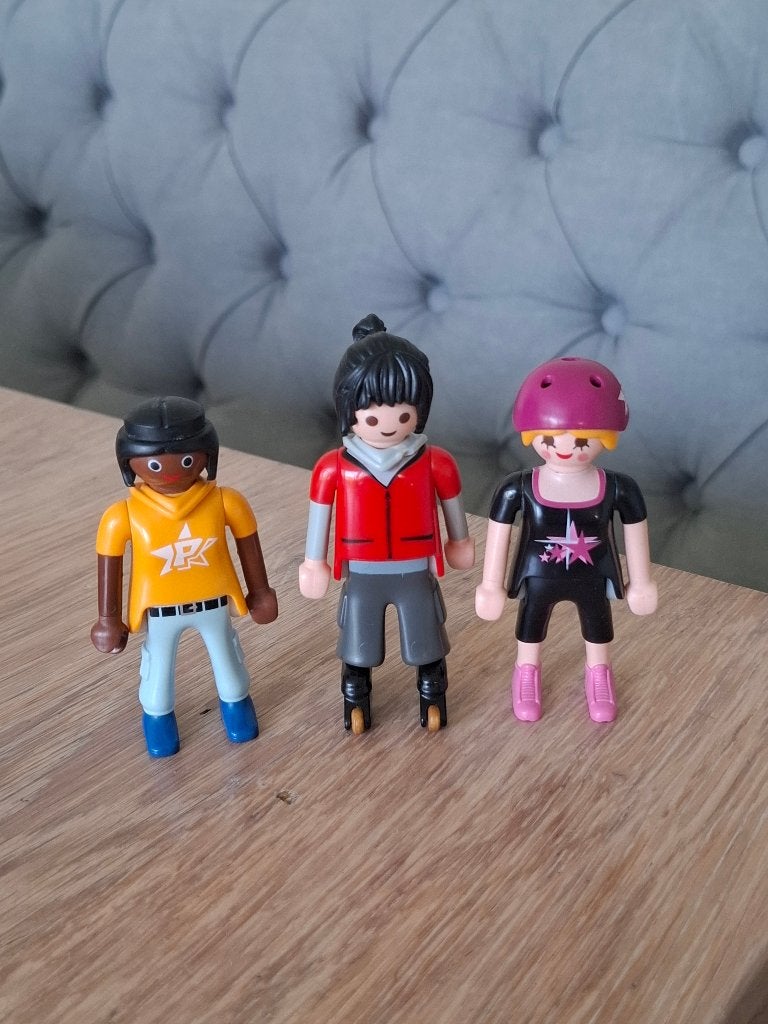 Playmobil - 3 figuren - skater - meisje met helm, Ophalen of Verzenden, Gebruikt