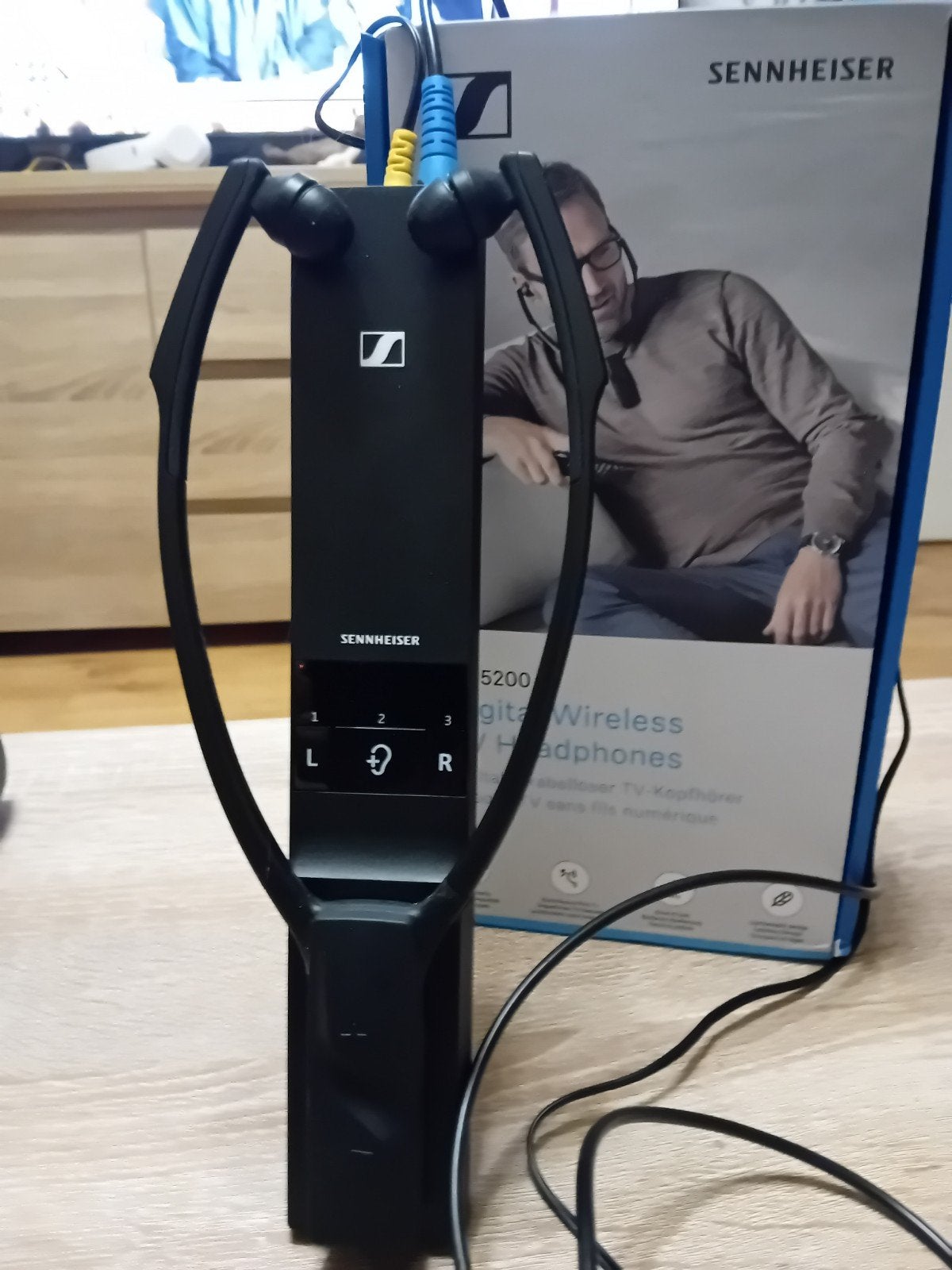 nauwelijks gebruikte tv koptelefoon voor slechthorende, Ophalen, Zo goed als nieuw, Sennheiser