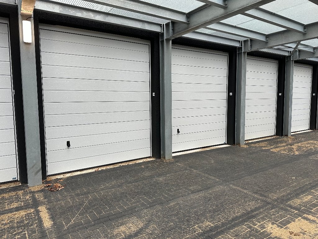Beleggingskans (> 7% BAR!): Verhuurde Garageboxen in Breda, Auto diversen