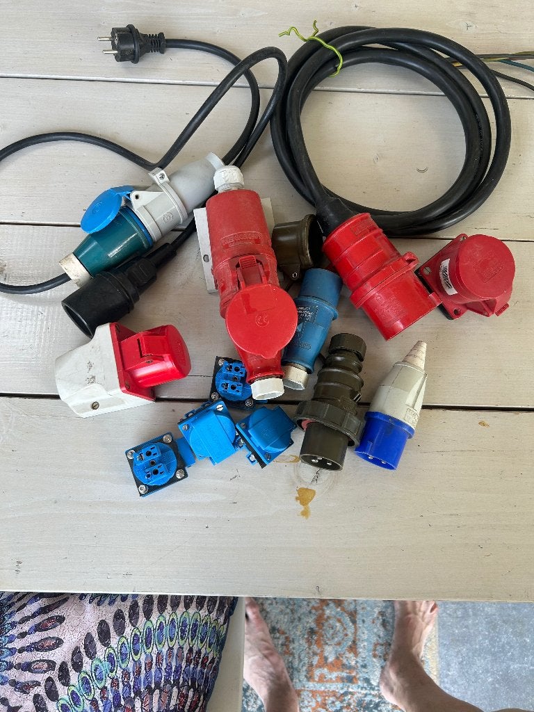 Diverse stekkers 220volt en 380, Ophalen of Verzenden, Gebruikt, Stekker