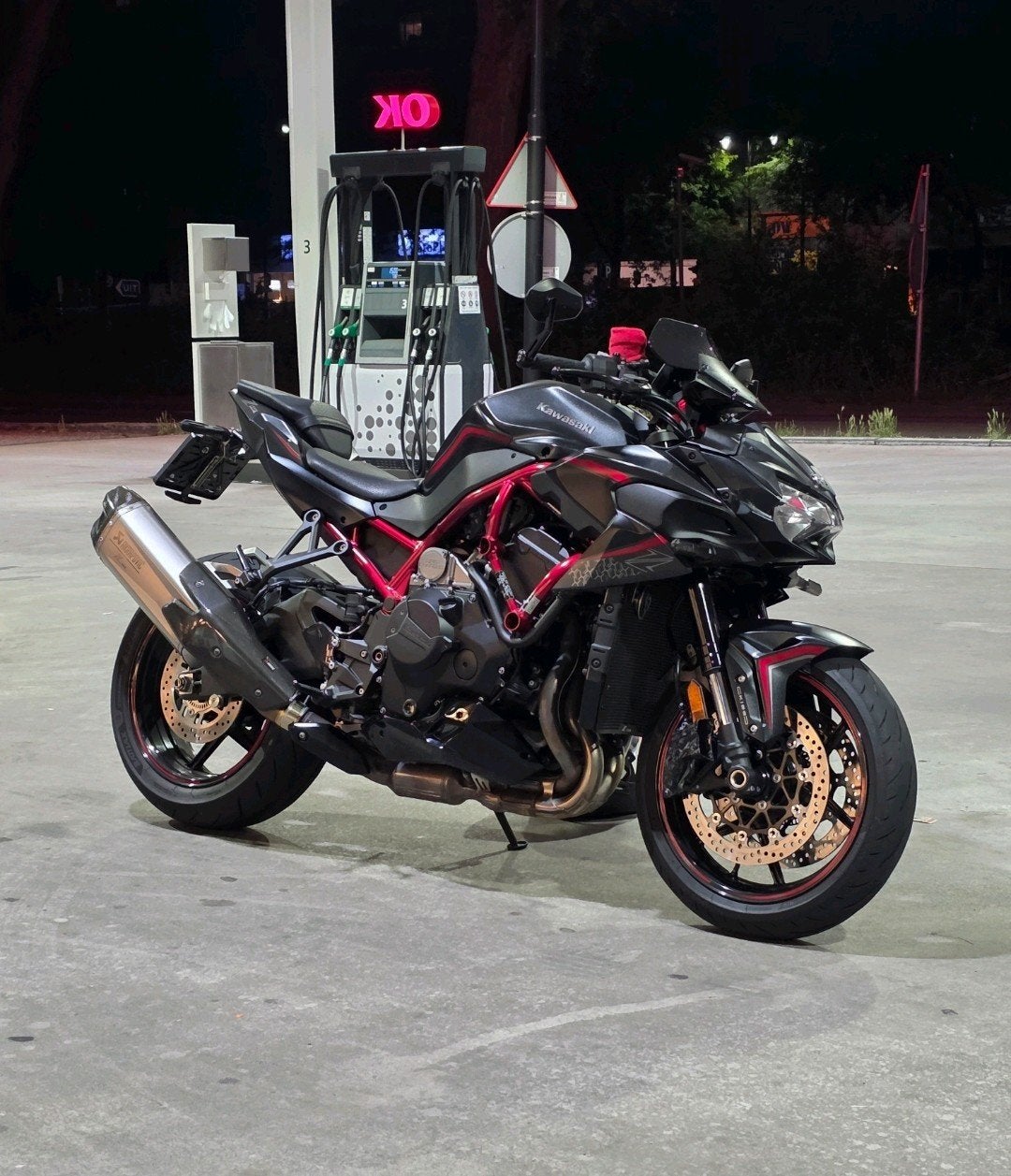 Kawasaki Z H2 (200 PK) – Akrapovič | CarPlay | Topstaat!, Ophalen of Verzenden
