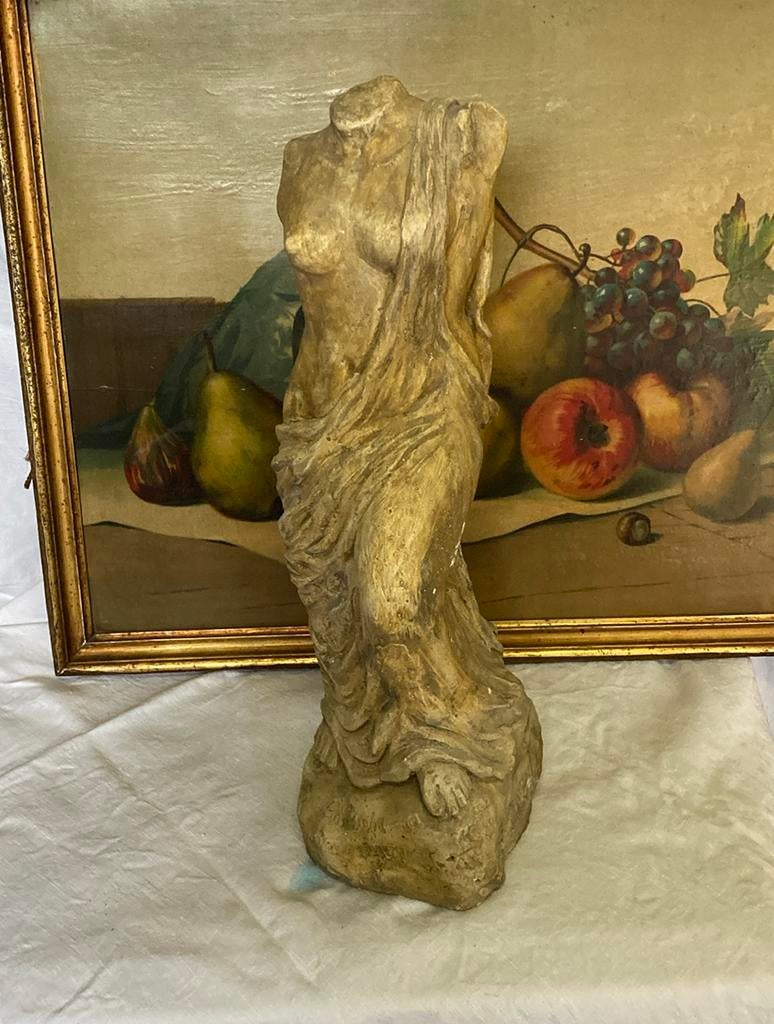 Antiek beeld “Venus “ 19e eeuw steen en gesigneerd, Ophalen