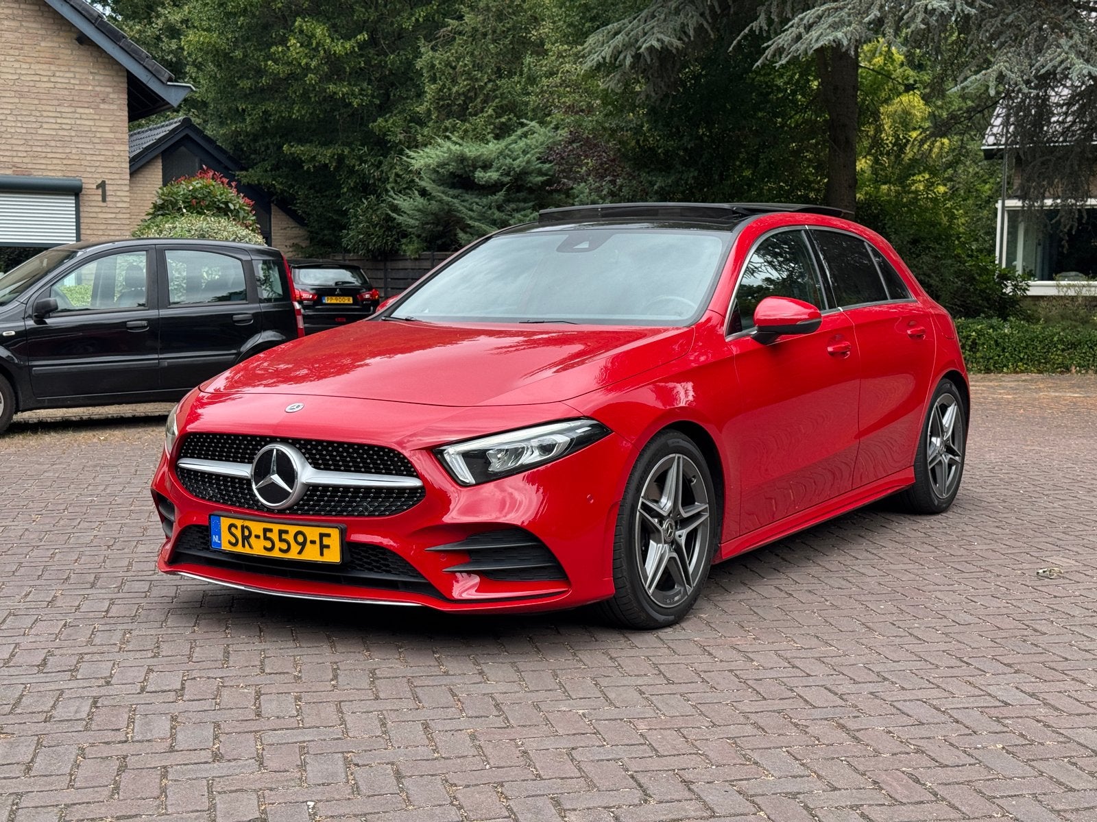 Mercedes-Benz A-Klasse A180d 2018 ORG-NL NAP/ pano /AMG, 1345 kg, Zwart, 4 cilinders, Leder en Stof