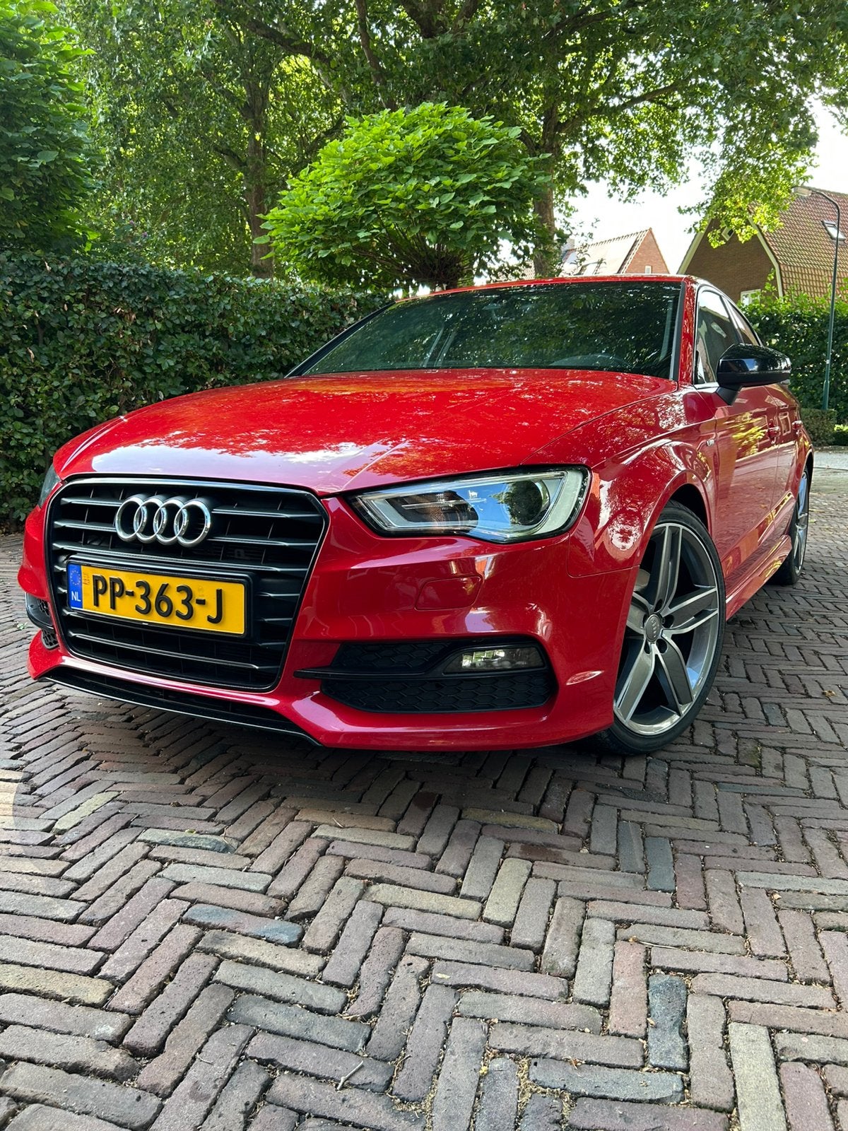 Audi A3 1.4TFSI 110KW COD Sedan S-tr 2016 Rood, Auto's, Audi, 1225 kg, 4 cilinders, Leder en Stof, 1395 cc