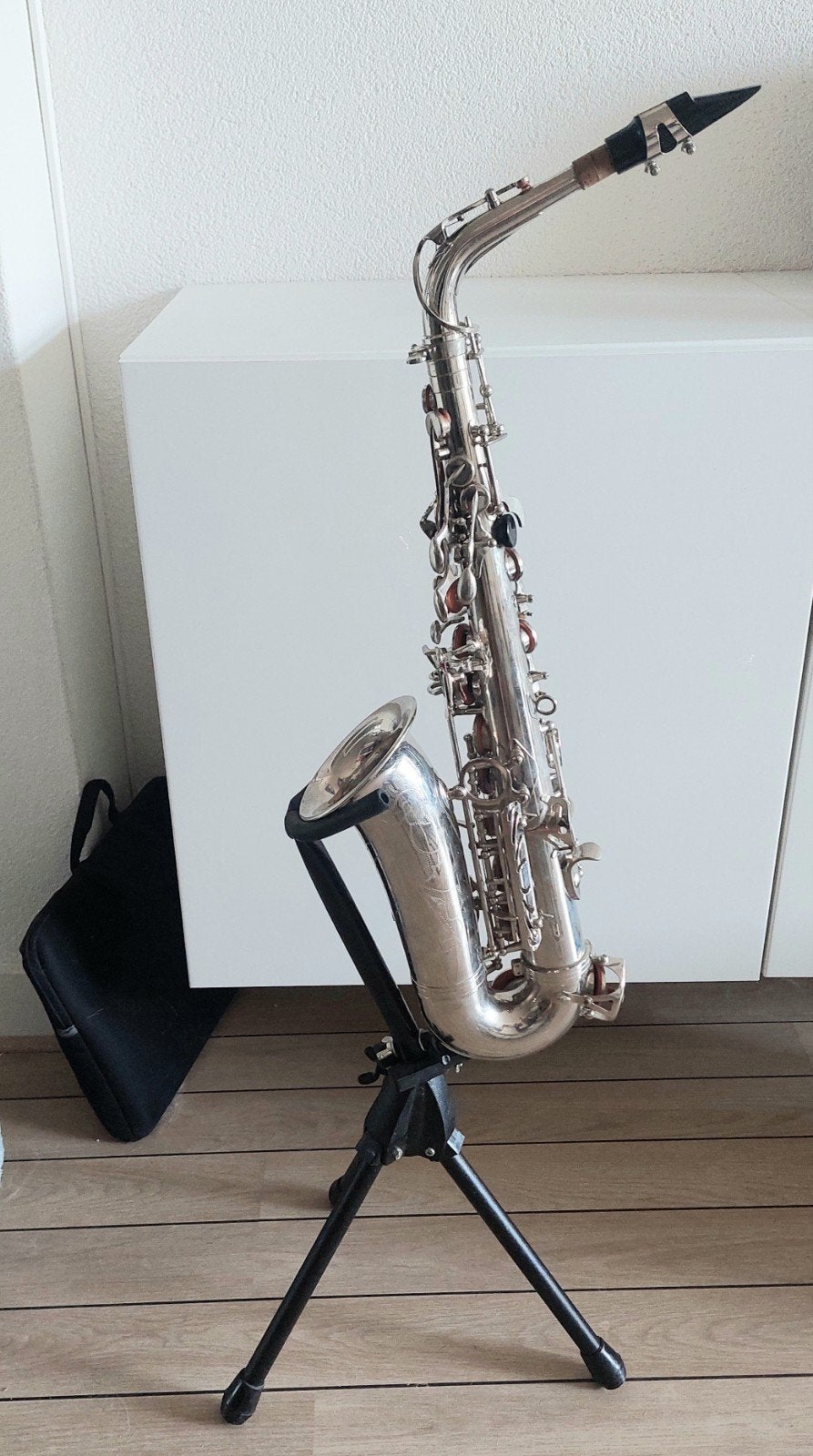 Symphonie Altsaxofoon met hardcase en standaard, Muziek en Instrumenten, Ophalen of Verzenden, Gebruikt, Alt, Met koffer