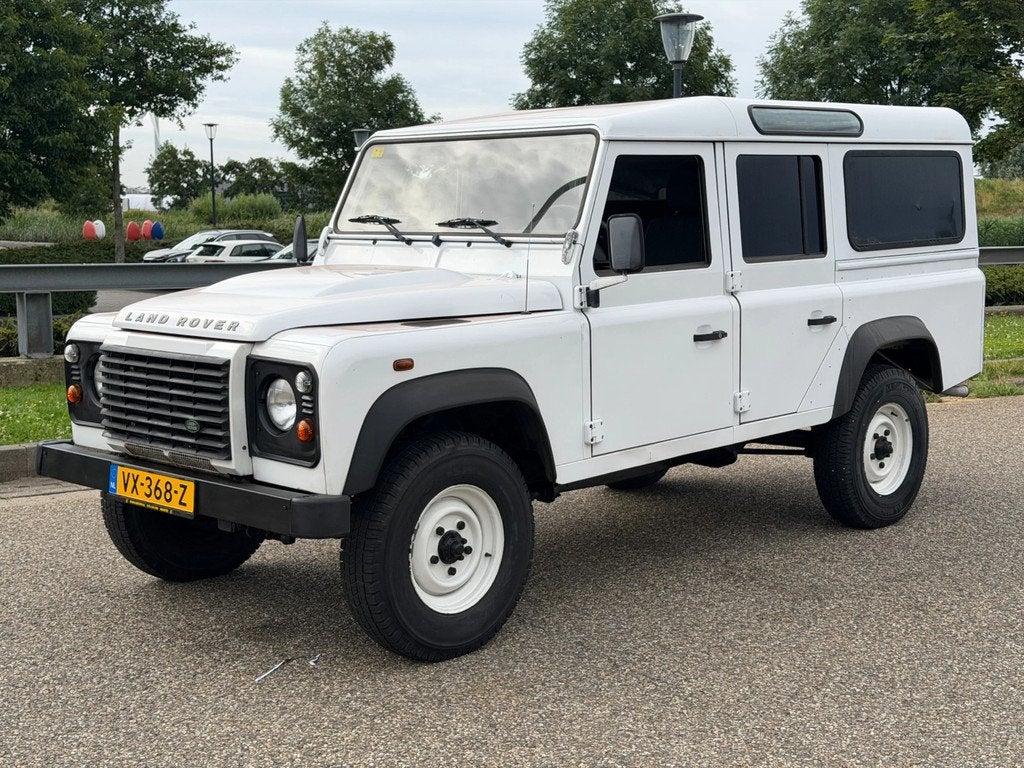Land Rover Defender 2.4TD HT 110S 4x4 Airco Trekhaak 107000K, Auto's, Land Rover, Gebruikt, 4 cilinders, 1925 kg, 2 stoelen