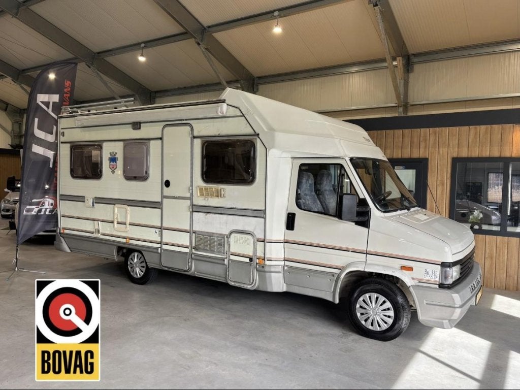 Fendt R600 Half-Integraal Dwarsbed 1994 Peugeot 2.5D, Caravans en Kamperen, Koelkast, Treinzit, Bedrijf, Tot en met 3
