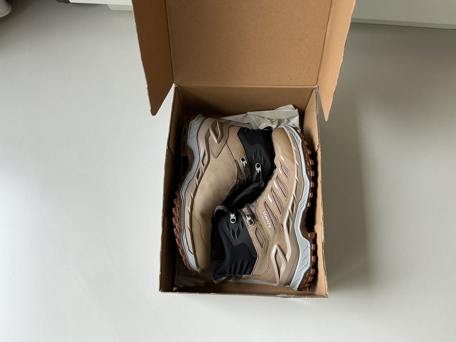 Zgan prachtige Lowa Innovo Mid Ws wandelschoenen dames  UK 6, Ophalen of Verzenden, Zo goed als nieuw, Schoenen