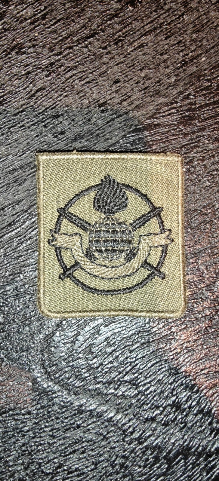 Defensie GVT KCT Korps Commandotroepen borstembleem zonder k, Ophalen of Verzenden, Landmacht, Nederland, Embleem of Badge
