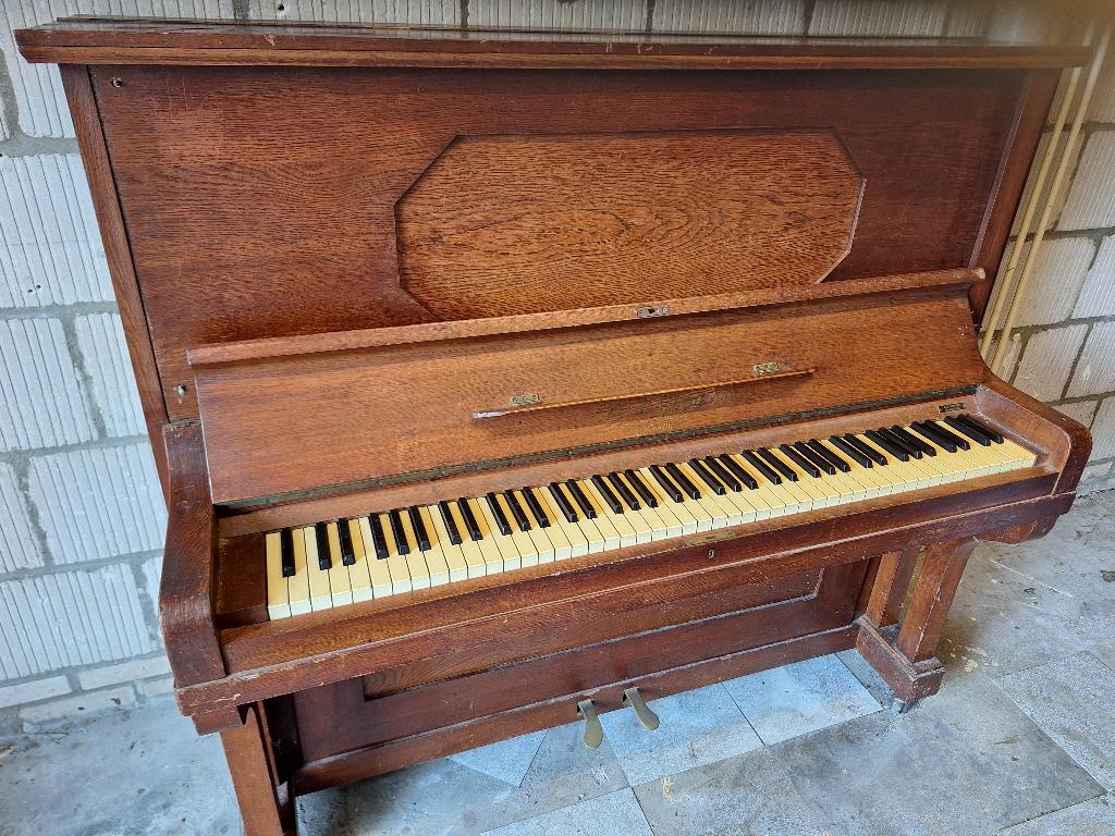 Piano te koop, Muziek en Instrumenten, Piano's, Ophalen, Gebruikt, Bruin, Piano