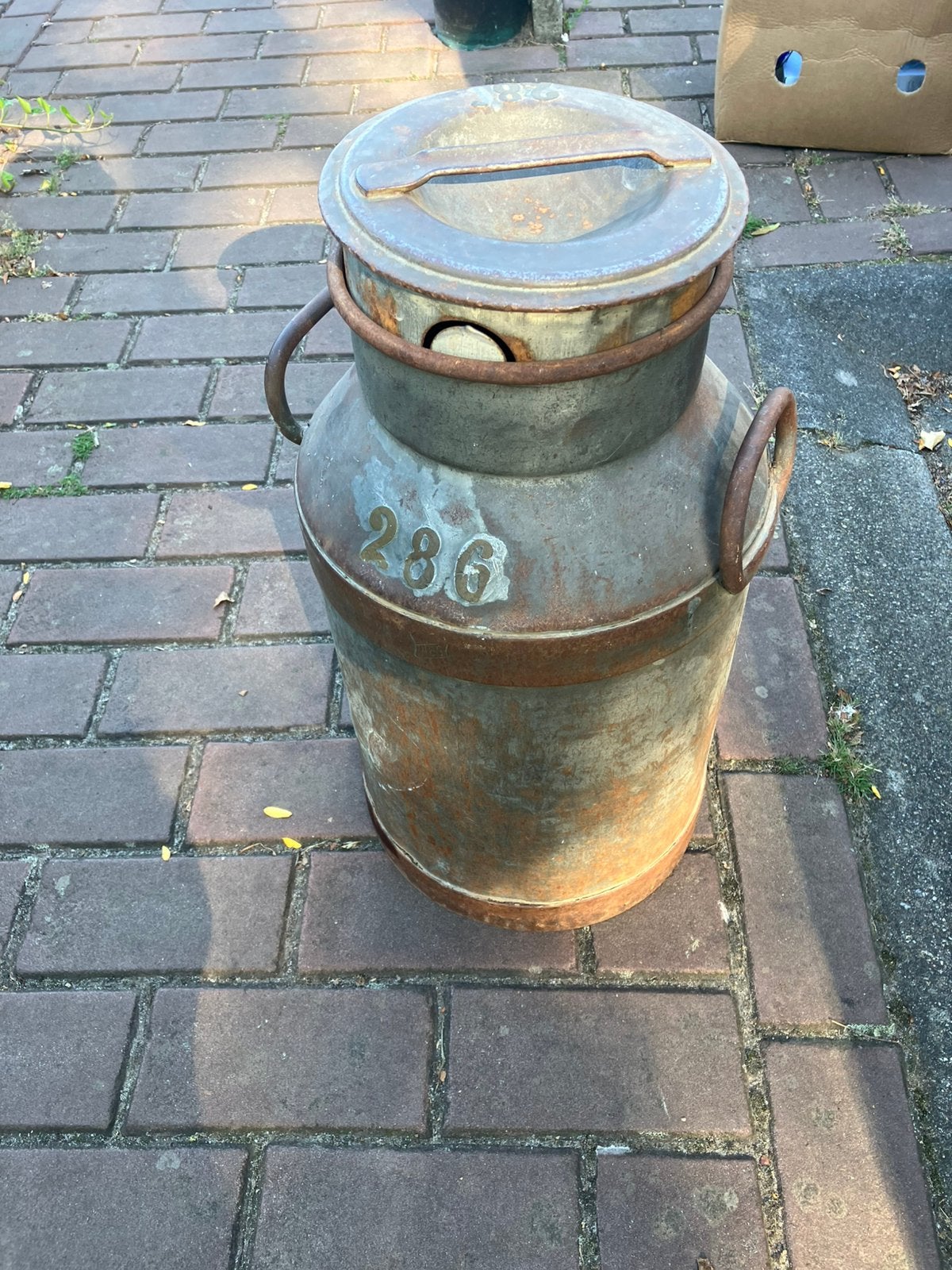 Grote zware oude melkbus, Ophalen, Gebruikt