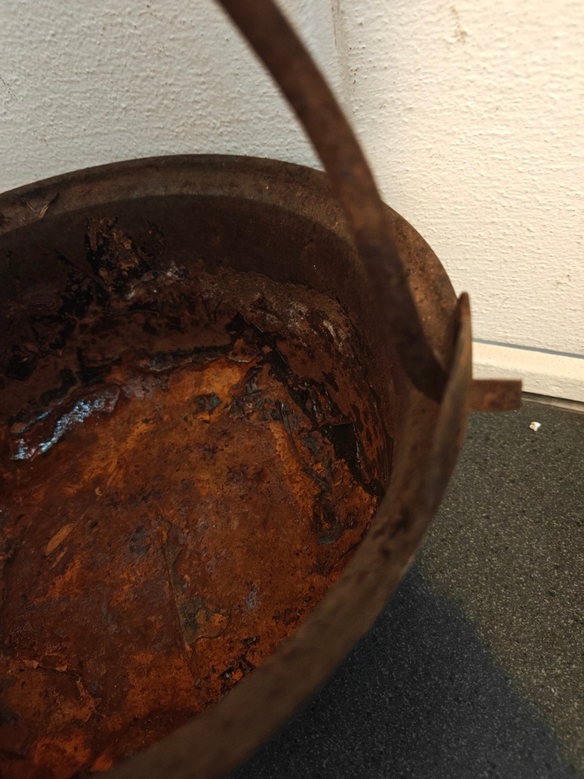 Antieke gietijzeren smelt pot in mooie staat 24 x 14 cm.
Hoo, Ophalen of Verzenden