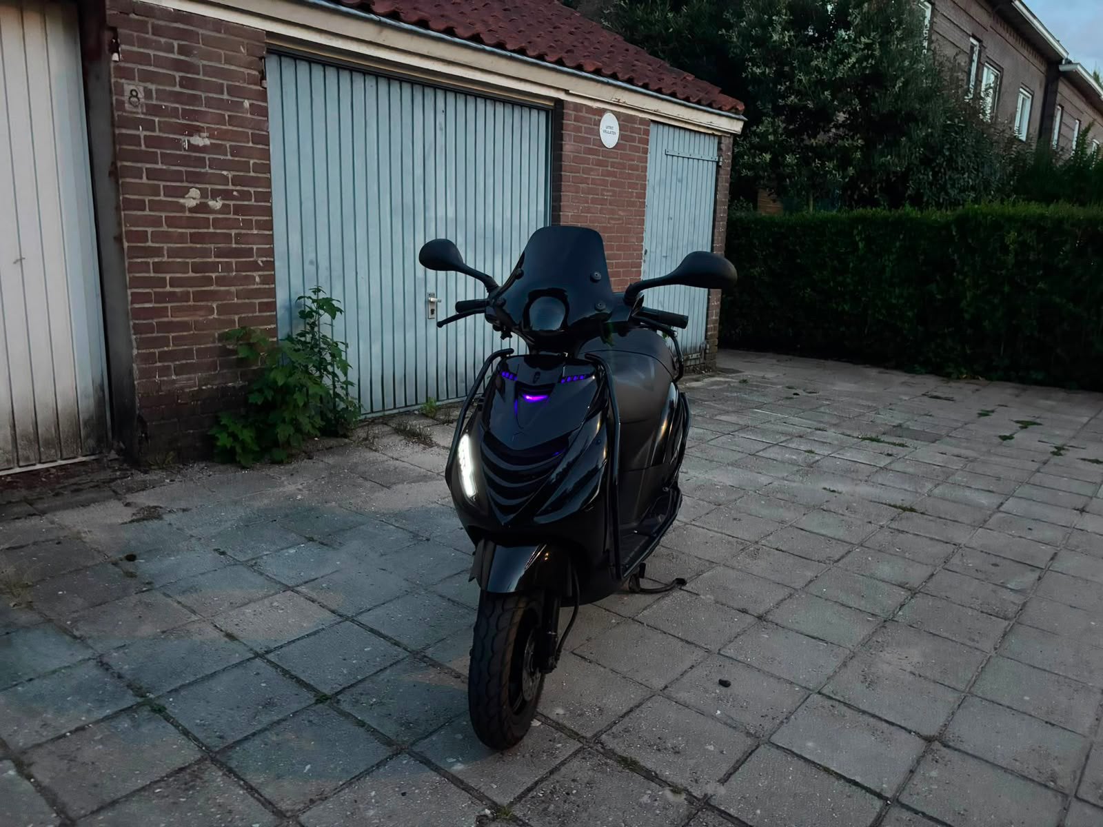 Piaggo Zip 50 CC all black, Ophalen, Zo goed als nieuw