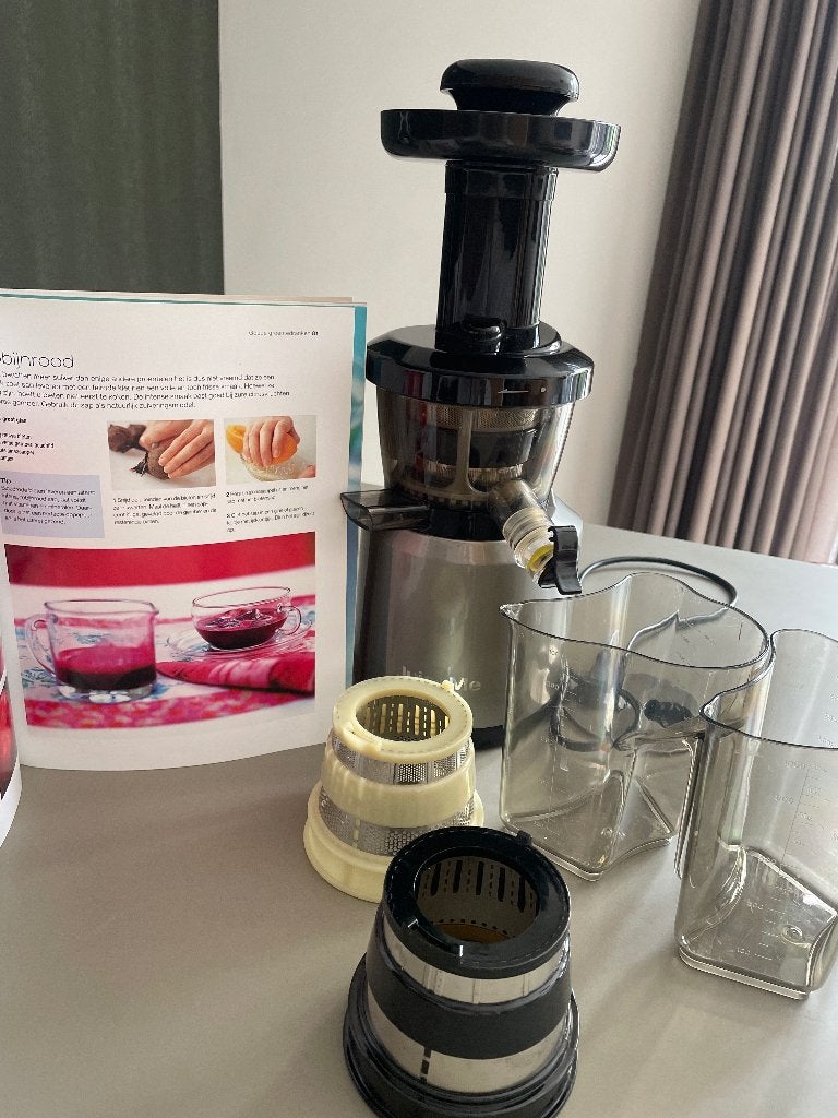 Slowjuicer Juiceme + sap / smoothie bijbel, Ophalen, Gebruikt, Elektrisch, Slowjuicer
