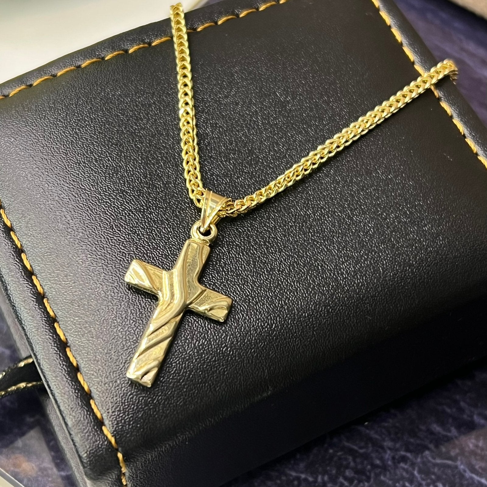 14k gouden ketting met kruis vossenstaart schakel, Ophalen of Verzenden, Nieuw, Goud