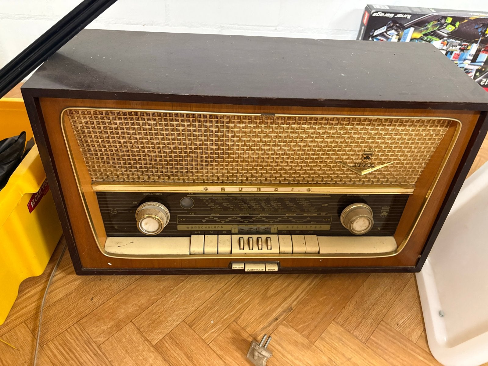 Vintage Grundig Radio - Klassieke Buizenradio, Antiek en Kunst, Ophalen