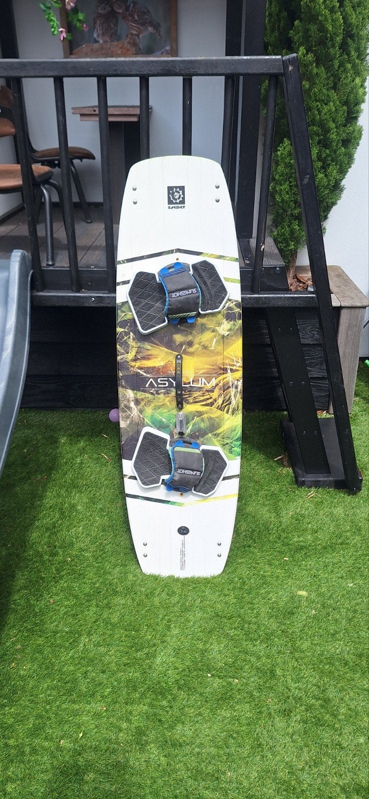 Slingshot Asylum Kitesurf Board met Bindings, Watersport en Boten, Wakeboarden, Gebruikt, Ophalen