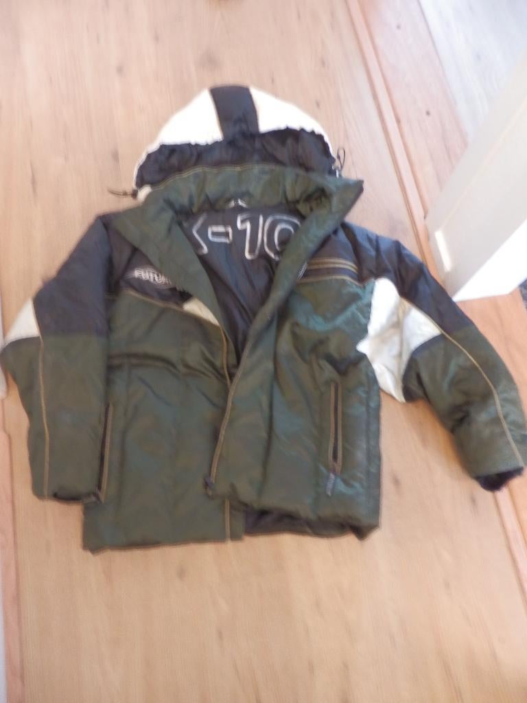 winterjas/ski jas maat 164, Kinderen en Baby's, Kinderkleding | Maat 164, Jongen of Meisje, Ophalen of Verzenden, Zo goed als nieuw