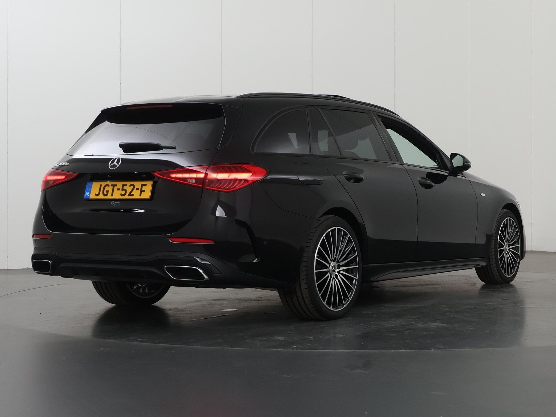 Mercedes-Benz C-klasse 300e Business Solution AMG | Panorama, Automaat, Achterwielaandrijving, 1800 kg, 4 cilinders