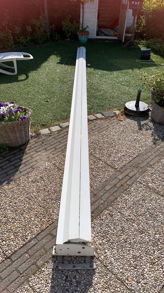 Zonnescherm 6m, wit, uitval 2.5/3 m + kapot doek., Tuin en Terras, Ophalen, Gebruikt, 450 cm of meer, 150 tot 300 cm