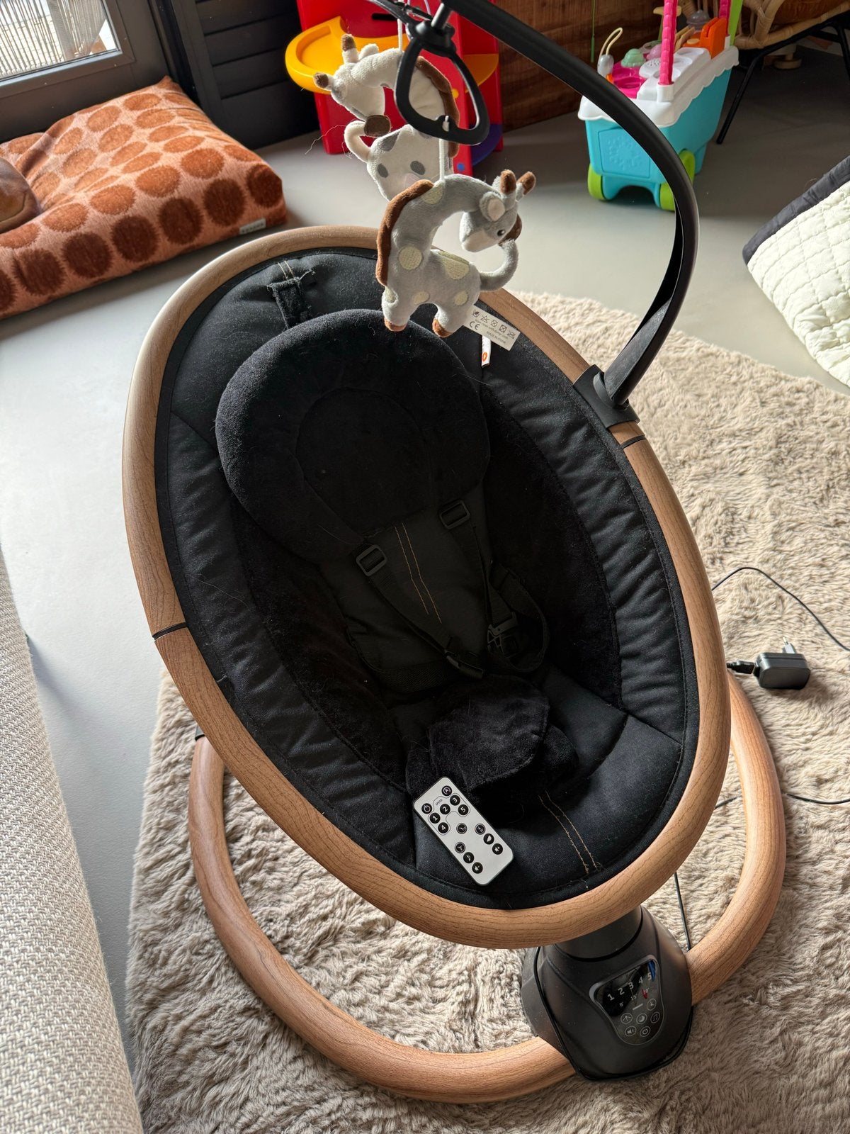 QUTE Comfortabele baby schommelstoel met afstandsbediening, Schommelstoel, Ophalen, Overige merken, Met gordel(s) of riempje(s)