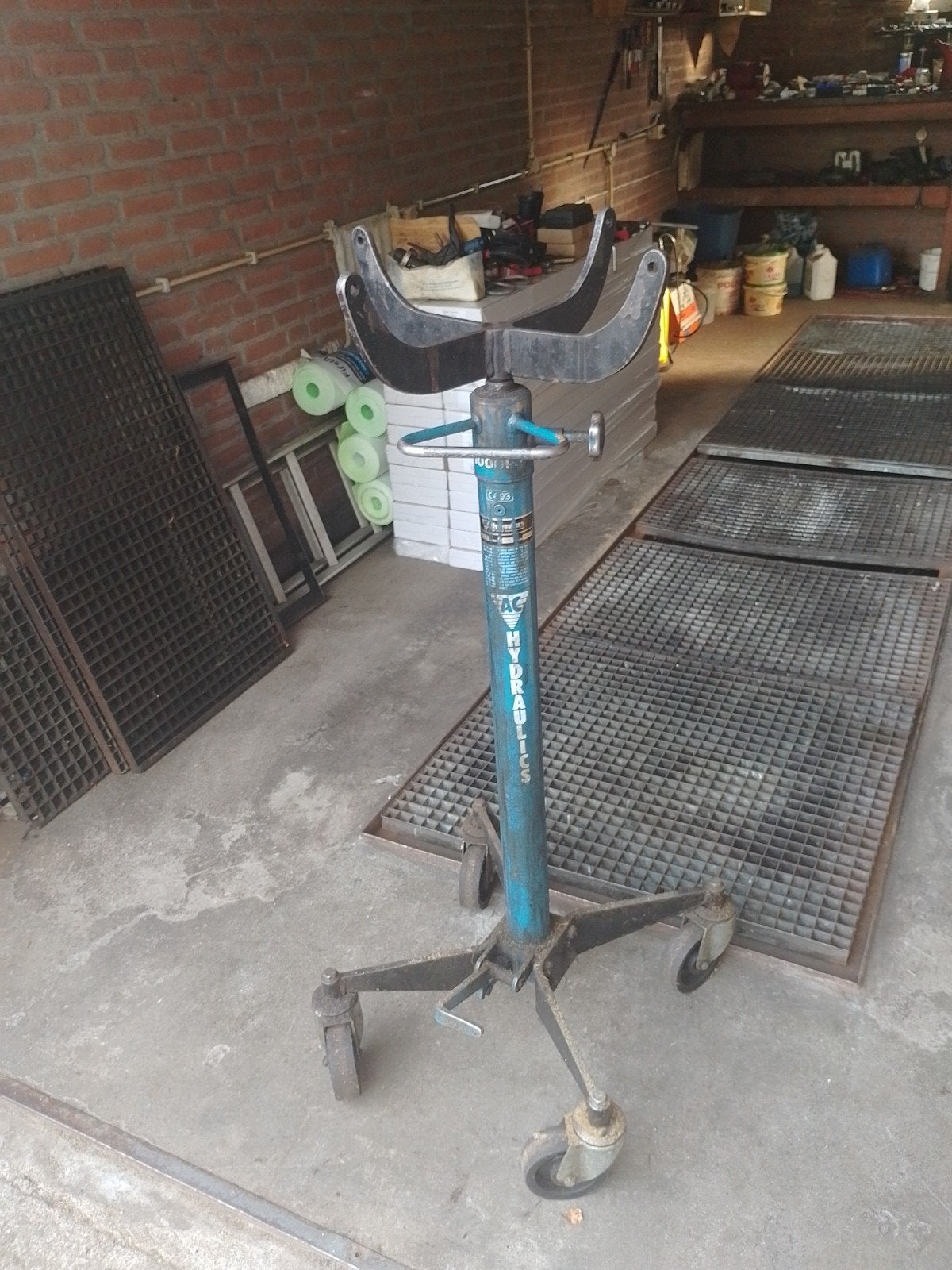 AC Hydraulics Versnellingsbak Krik - Gebruikt 1000kg, Ophalen, Gebruikt, Hydraulisch, Garagekrik
