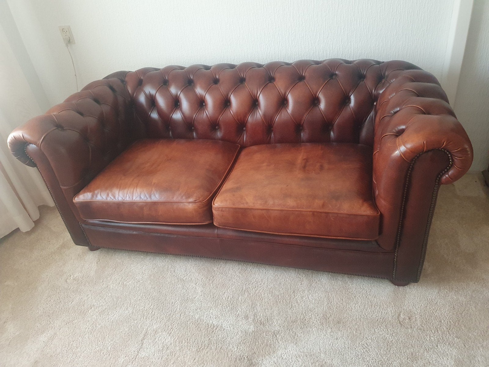 Chesterfield 2-zitsbank in bruin leer, Huis en Inrichting, Ophalen, Gebruikt, 150 tot 200 cm, Tweepersoons
