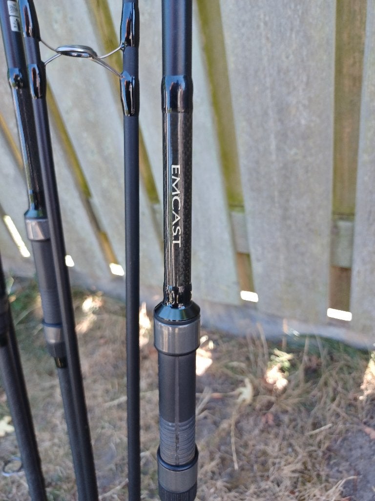 4x karperhengels daiwa emcast 12 ft 2, 75 lbs, Ophalen of Verzenden, Zo goed als nieuw, Werphengel