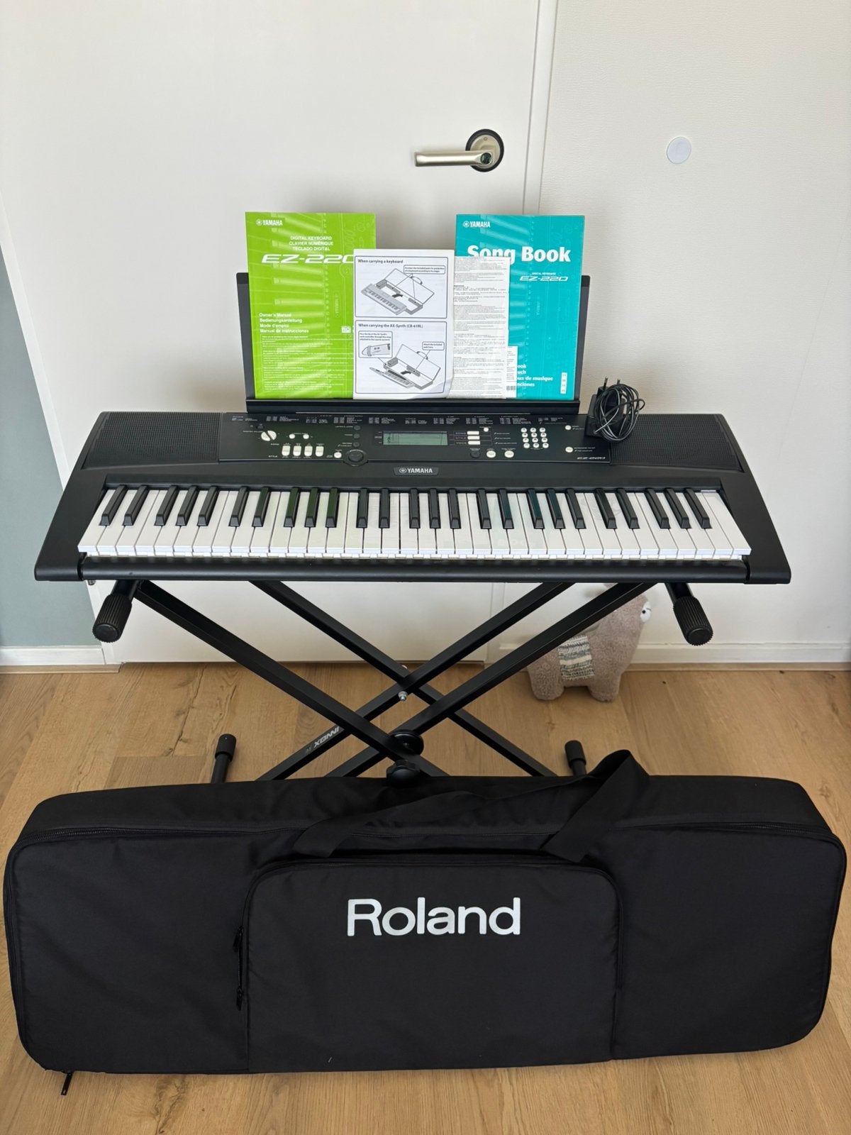 Yamaha EZ-220 Keyboard - Zo goed als nieuw met accessoires, Muziek en Instrumenten, Ophalen, 61 toetsen, Yamaha, Zo goed als nieuw
