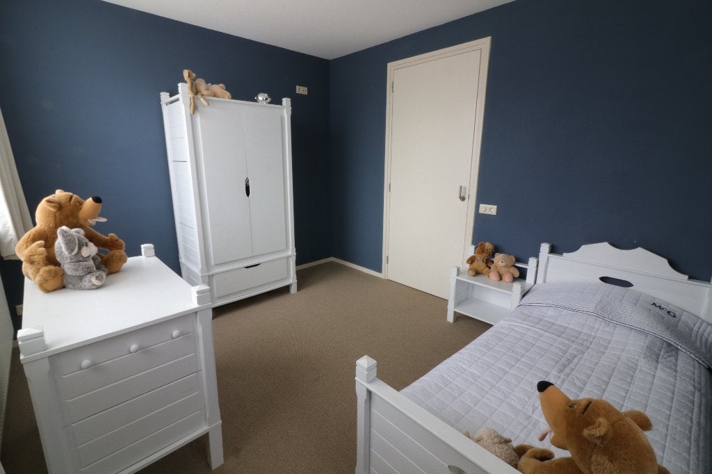 Brocante grenen kinderkamer: bed, nachtkastje, commode, kast, Ophalen, Gebruikt, Eenpersoons, Brocante