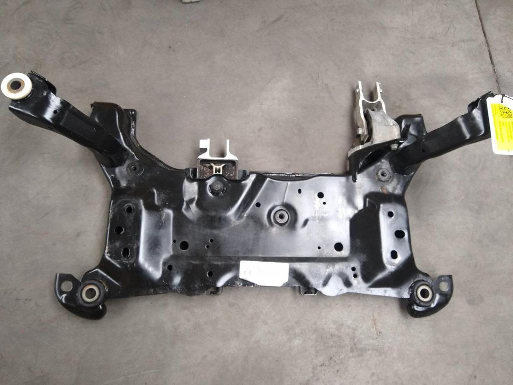 VOLVO V40 R-design  SUBFRAME VOOR 2017, Ophalen of Verzenden, Gebruikt, Stiba lid