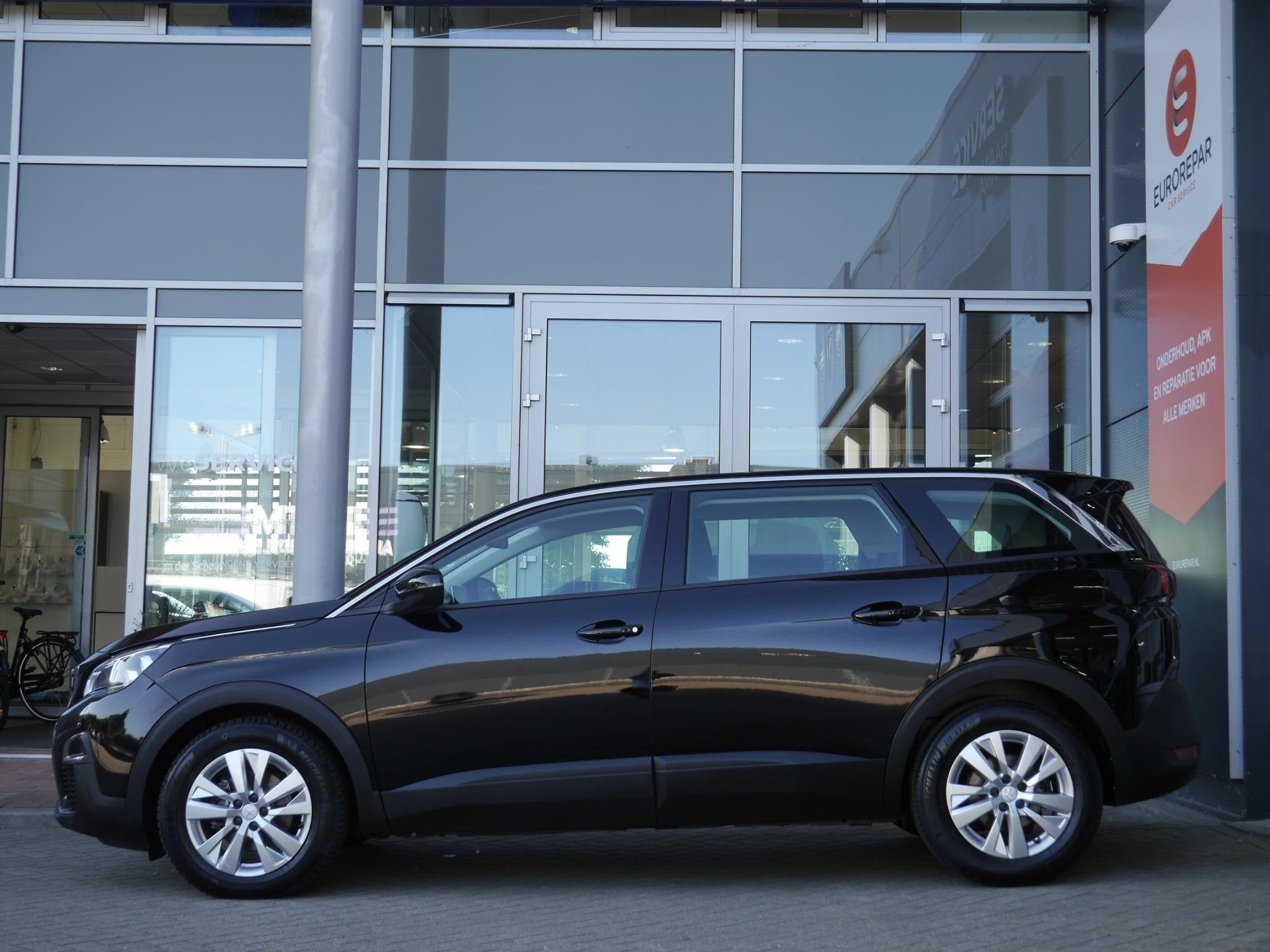 Peugeot 5008 1.2 PureTech Active | Automaat | Trekhaak | 7 z, Auto's, Peugeot, Gebruikt, 1199 cc, 7 stoelen, Zwart