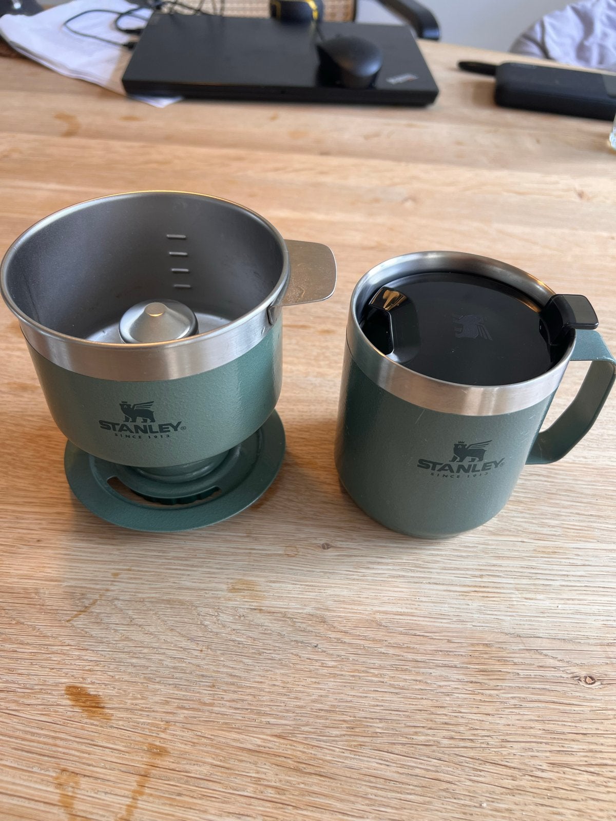 Stanley Easy Brew Pour Over Set - Koffiefilterhouder & Beker, Overige modellen, Gemalen koffie, Ophalen of Verzenden, Zo goed als nieuw