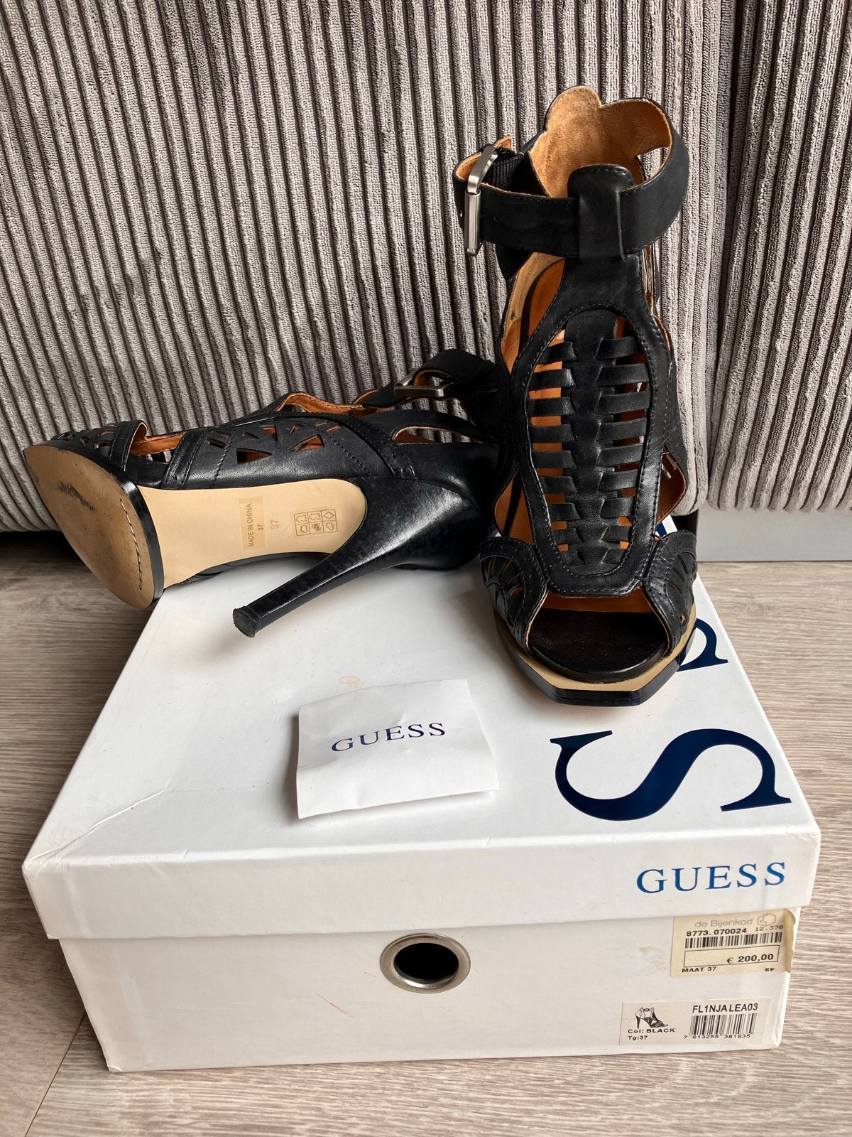 Guess zwarte leren sandalen met hoge hak - Maat 37, Ophalen, Zo goed als nieuw, Zwart, Sandalen of Muiltjes