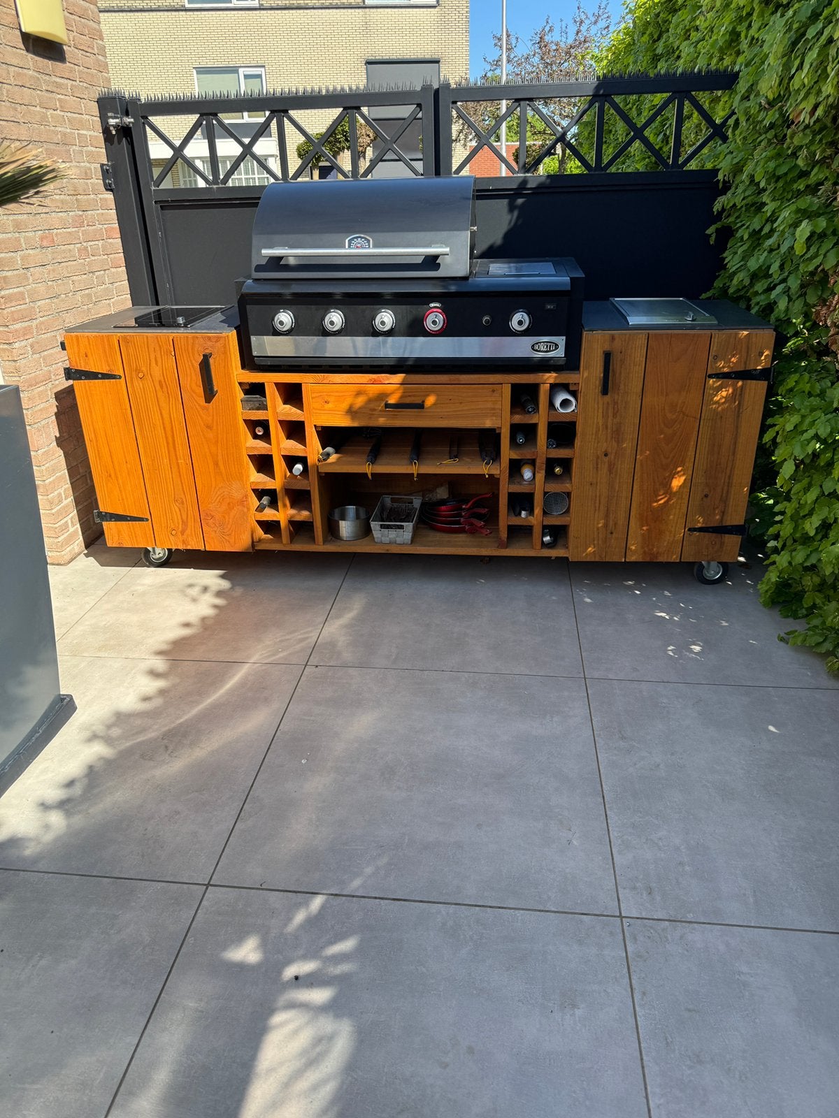 Luxe Boretti buitenkeuken met frituurpan en teppanyaki plaat, Ophalen, Zo goed als nieuw, Gas