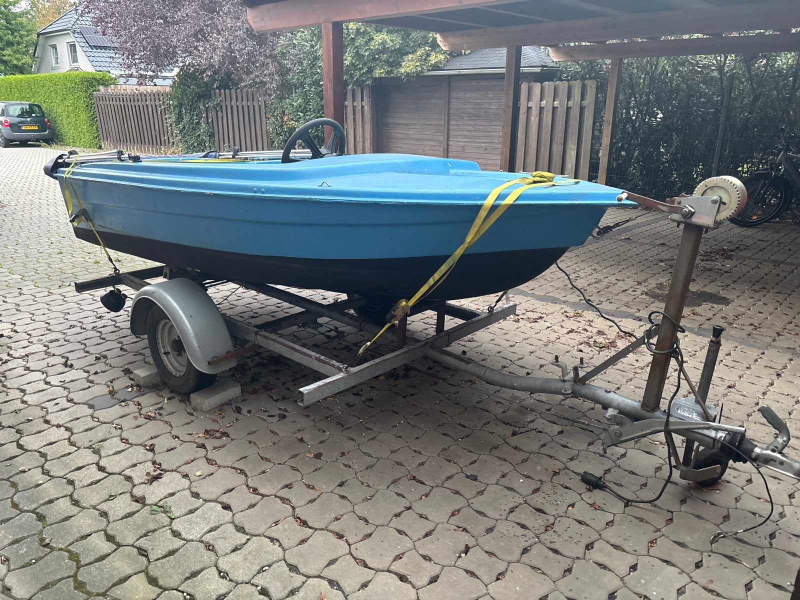 Blauwe polyester boot met trailer en motor, Gebruikt, Overige brandstoffen, Inclusief trailer, Ophalen