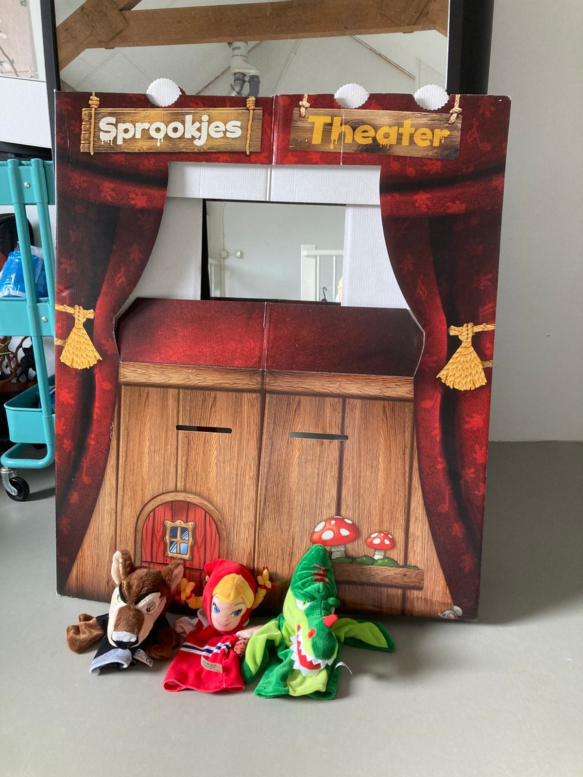 Efteling theater karton met handpoppen, Ophalen, Gebruikt, Overige typen