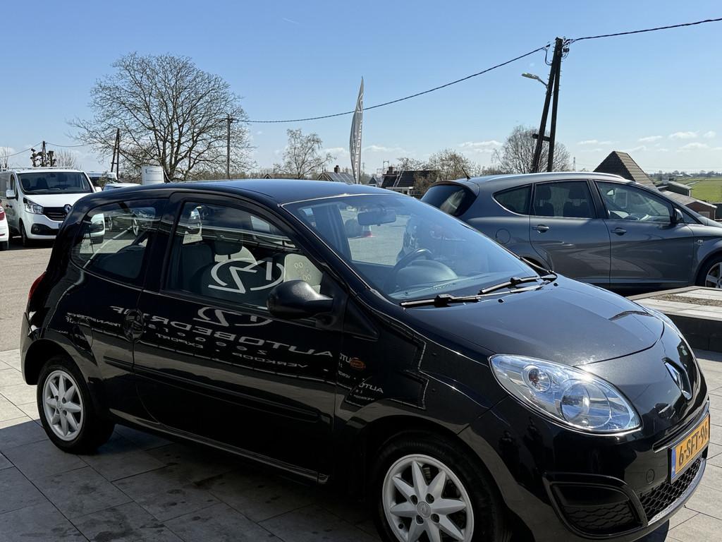 Renault Twingo 1.2 Acces Airco ! (bj 2011), Voorwielaandrijving, Twingo, Gebruikt, 31 €/maand
