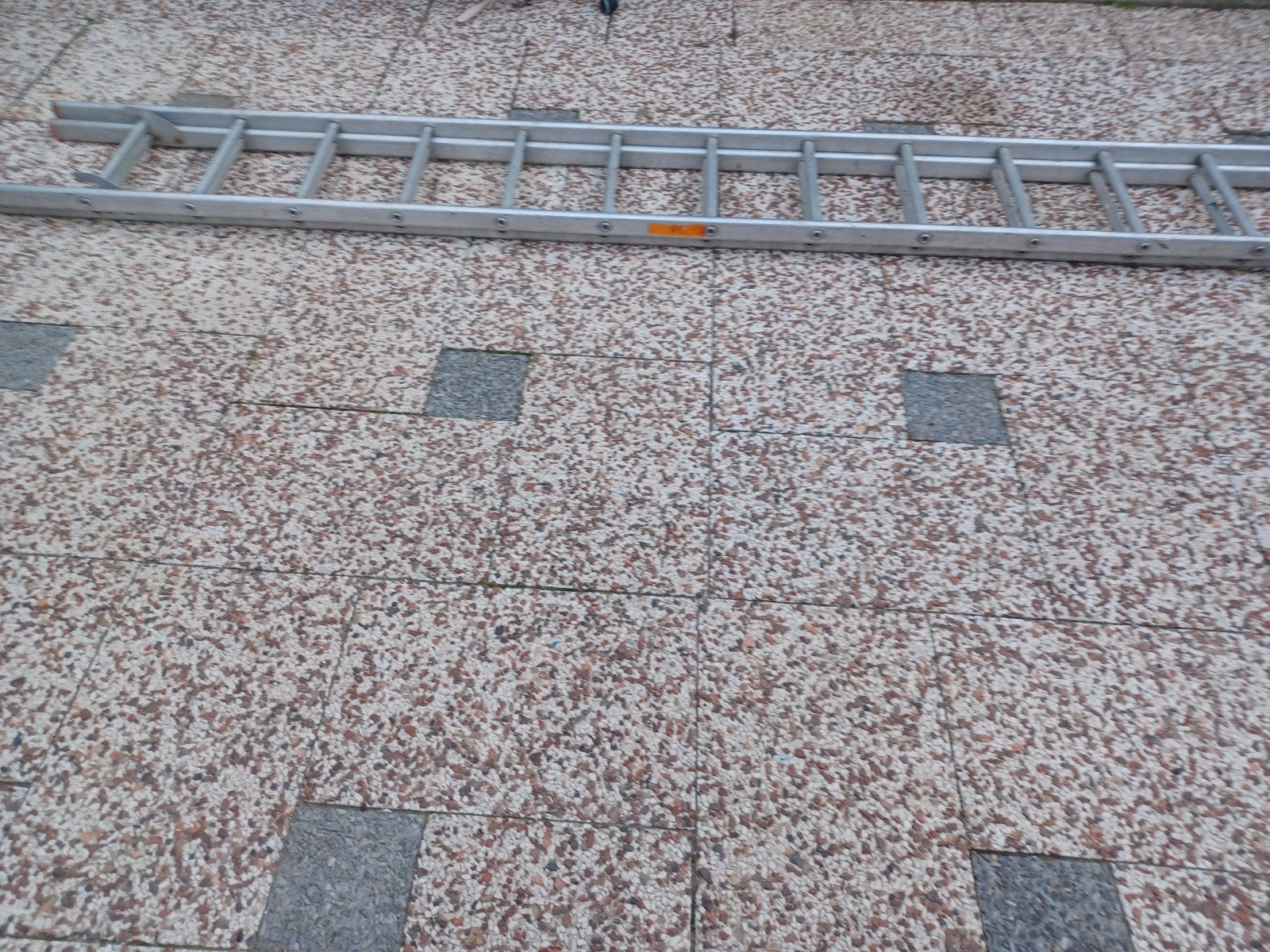 uitschuivebare ladder 2 keer 14 treden i.z.g.st, Ophalen of Verzenden, Zo goed als nieuw, 4 meter of meer