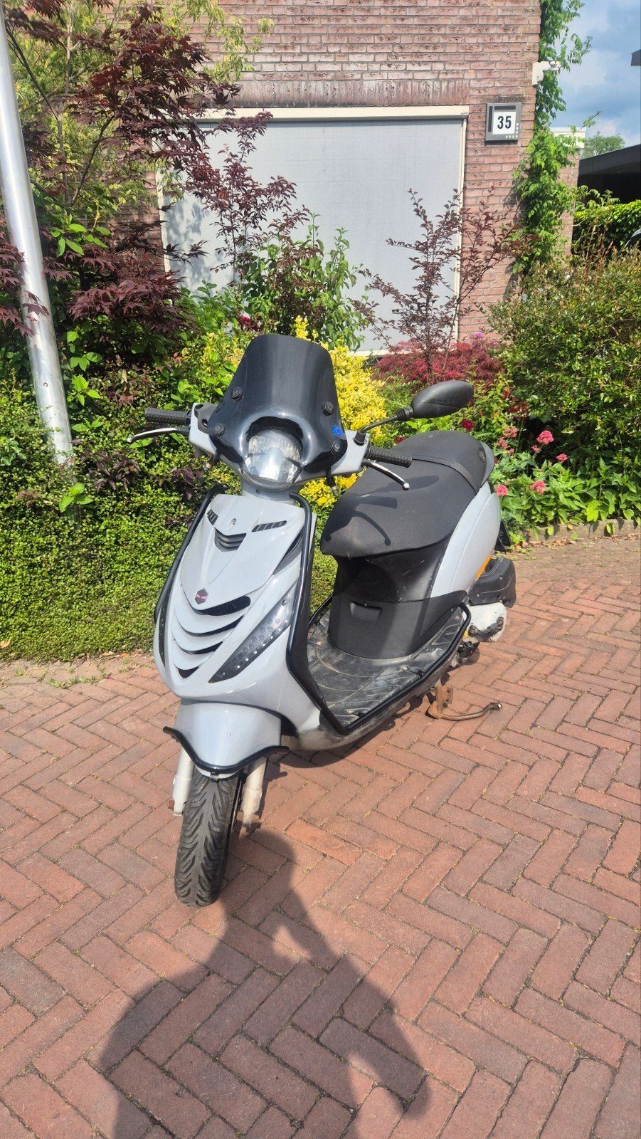 Piaggio Zip Brom gps 54kmph, Fietsen en Brommers, Scooters | Piaggio, Ophalen, Zip, Zo goed als nieuw, Benzine