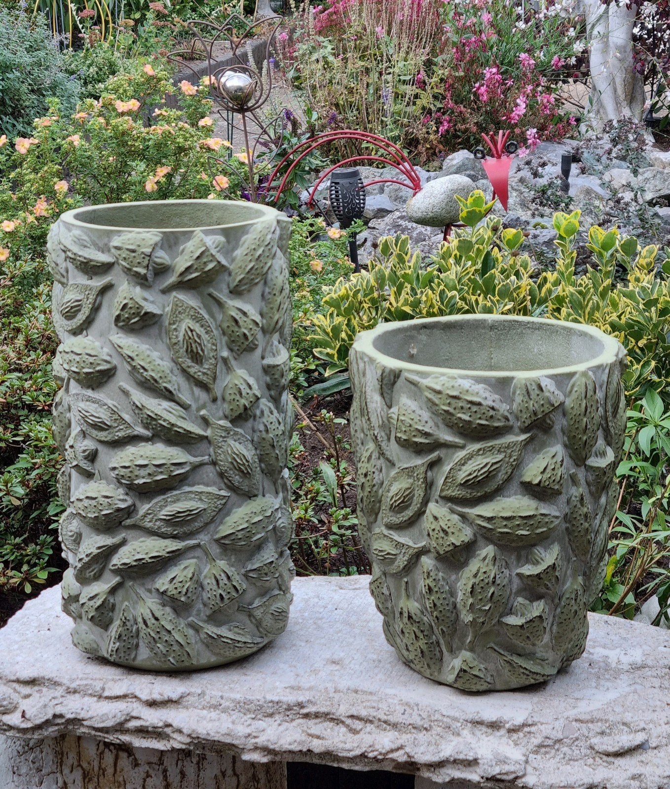 Apart,  groen  gedecoreerde  bloempotten  IETS APARTS  !, Tuin en Terras, Steen, Rond, Zo goed als nieuw, Minder dan 40 cm